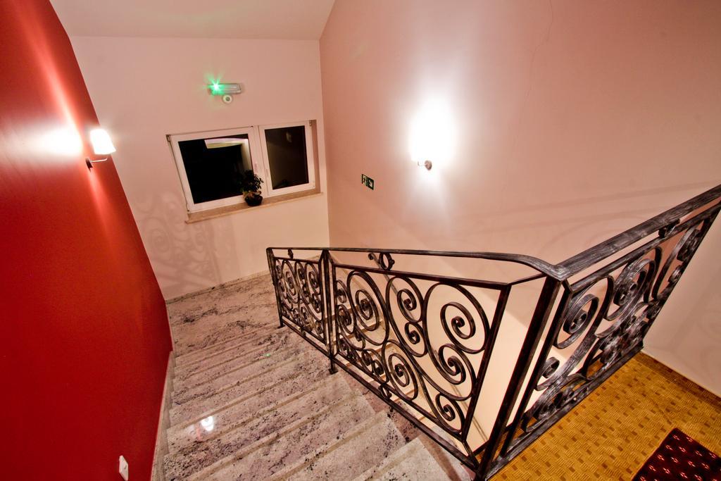 פולטוסק Hotel Milord מראה חיצוני תמונה