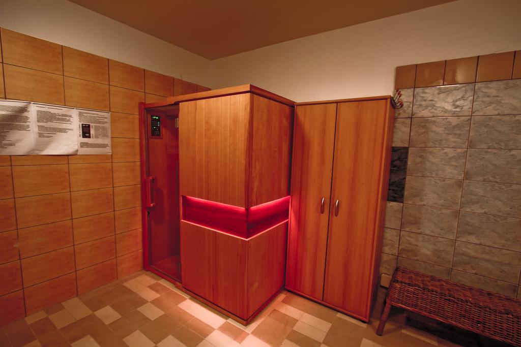 פולטוסק Hotel Milord מראה חיצוני תמונה
