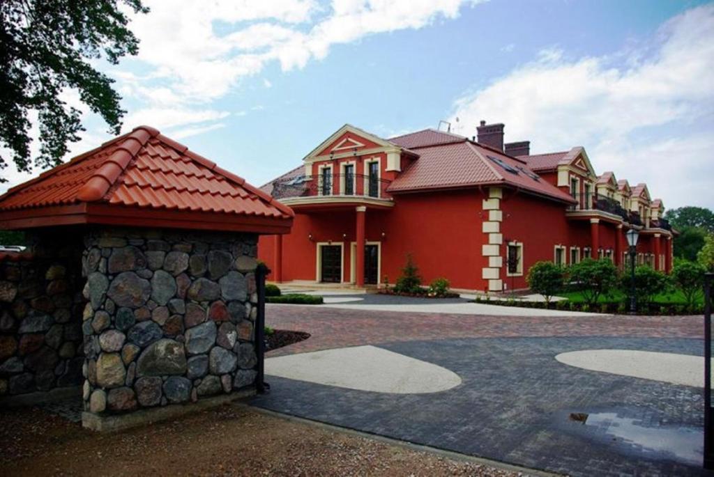 פולטוסק Hotel Milord מראה חיצוני תמונה