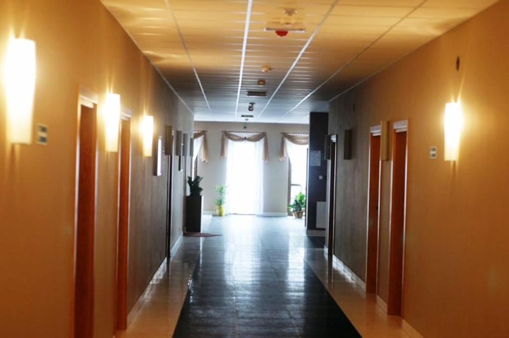 פולטוסק Hotel Milord מראה חיצוני תמונה