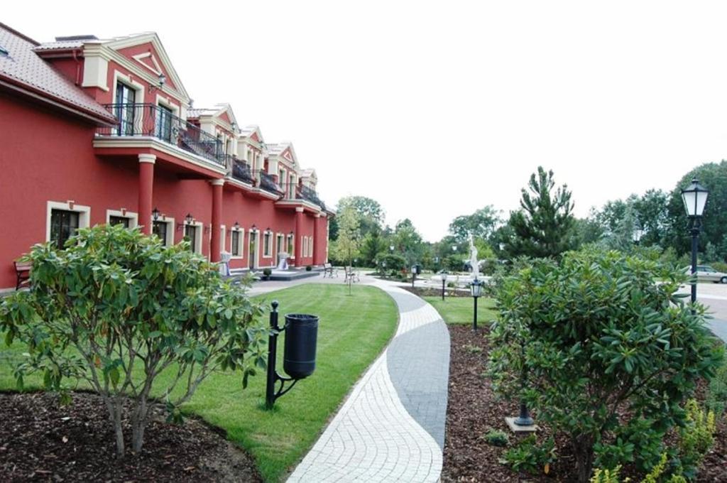 פולטוסק Hotel Milord מראה חיצוני תמונה