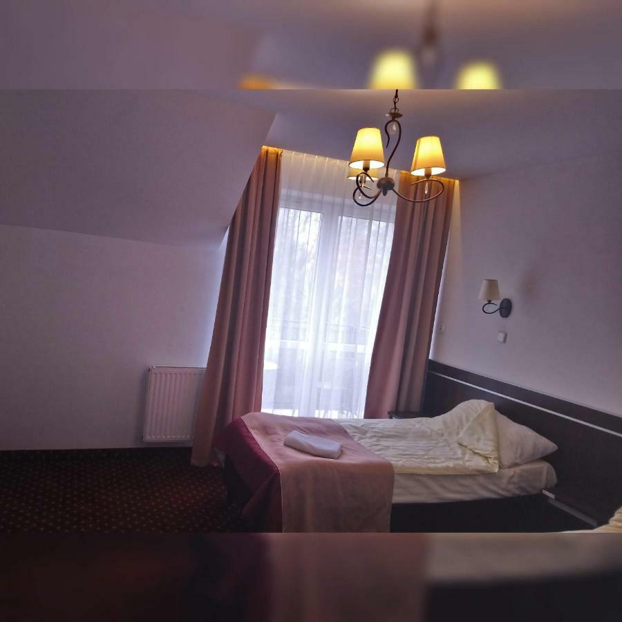 פולטוסק Hotel Milord מראה חיצוני תמונה