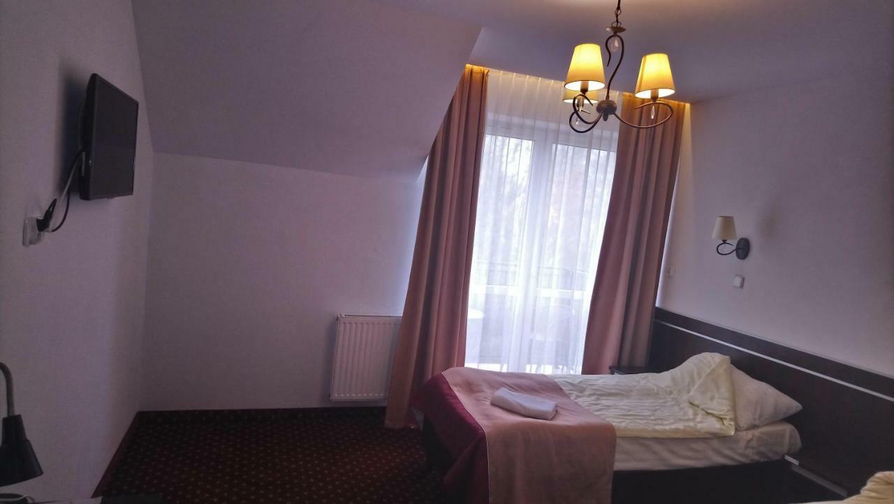 פולטוסק Hotel Milord מראה חיצוני תמונה