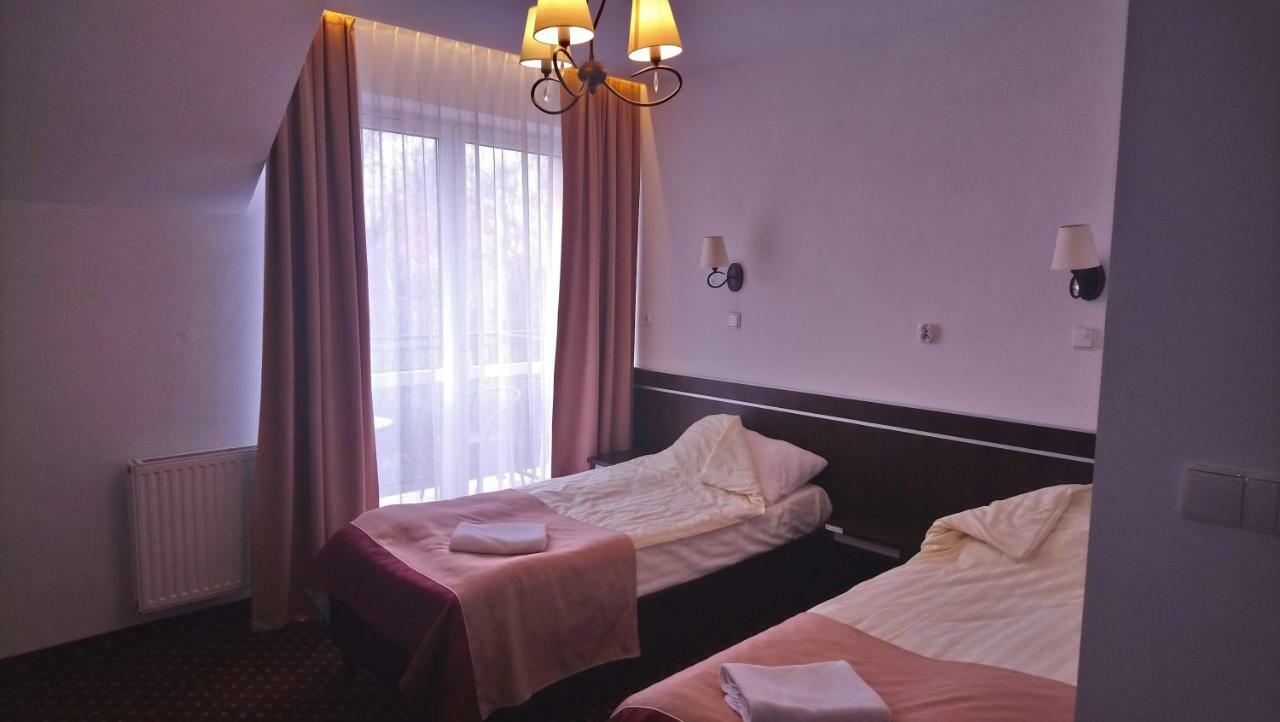 פולטוסק Hotel Milord מראה חיצוני תמונה