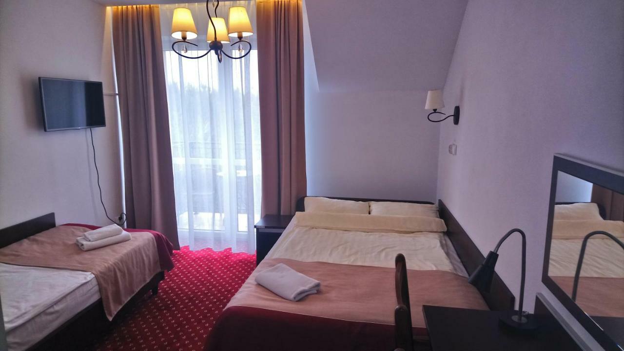 פולטוסק Hotel Milord מראה חיצוני תמונה