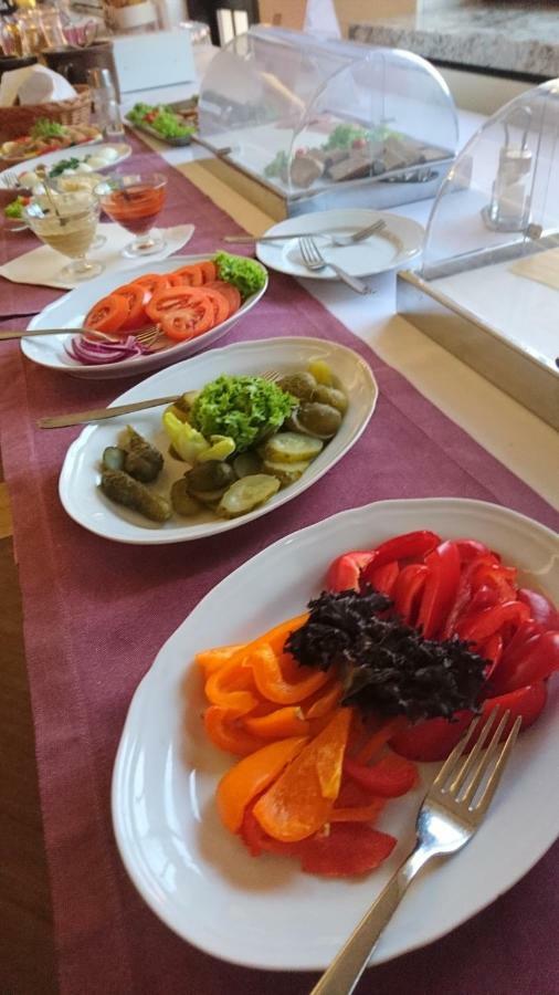 פולטוסק Hotel Milord מראה חיצוני תמונה