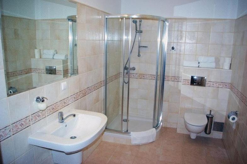 פולטוסק Hotel Milord מראה חיצוני תמונה